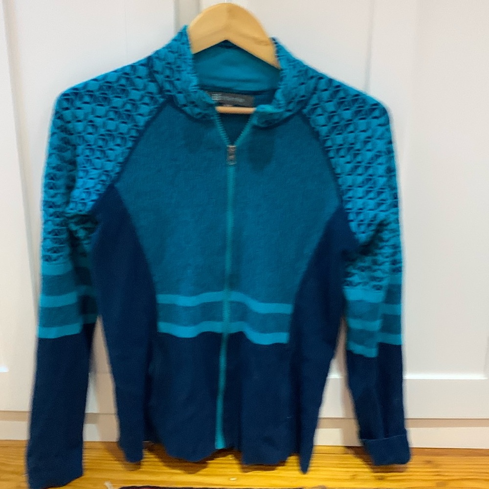 Title nine women’s zip-up cardigan!